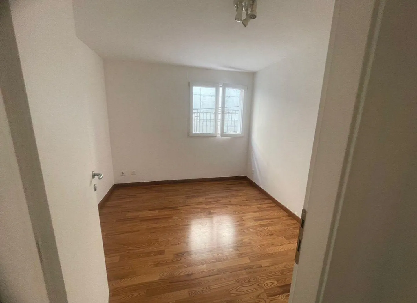 BALERNA – 4,5 PIÈCES AVEC JARDIN – RECHERCHE D'UN SOUS-LOCATAIRE - Photo 6 sur 8