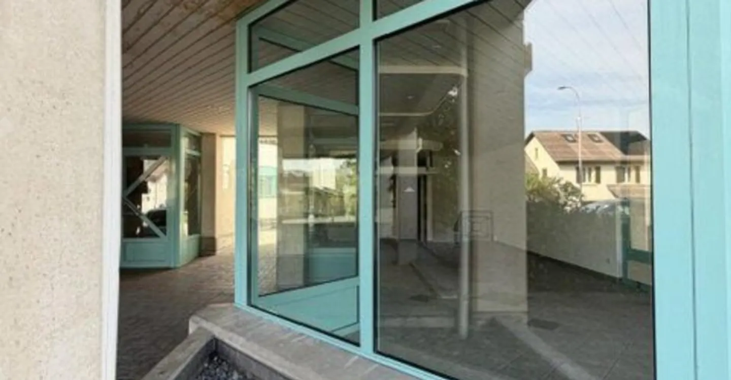 Commercial space of ~80 m² on the ground floor for sale in Bassecourt - Photo 2 of 10