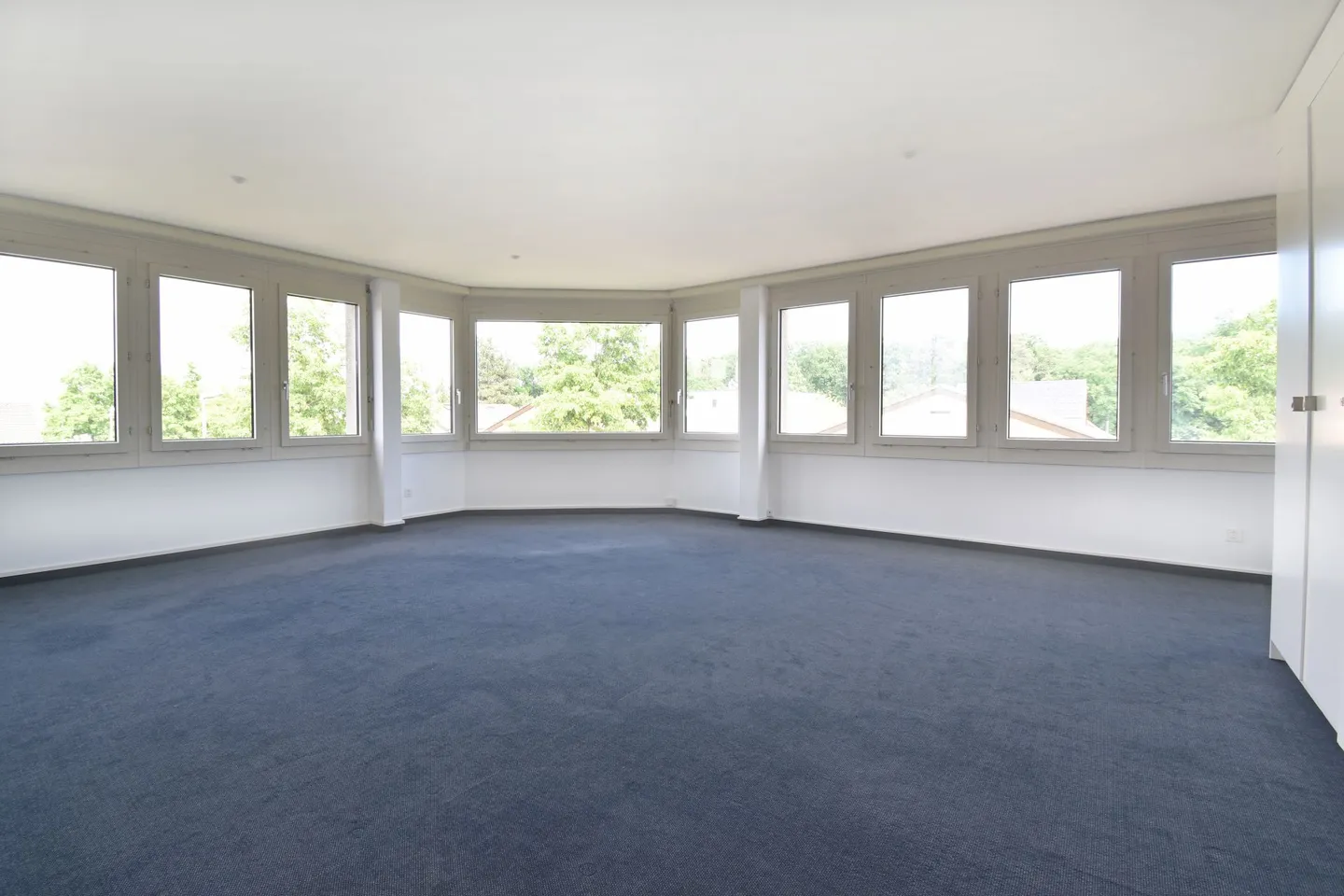 Helle und attraktive Büroräume für Ihr neues Geschäftsdomizil - Photo 3 sur 12