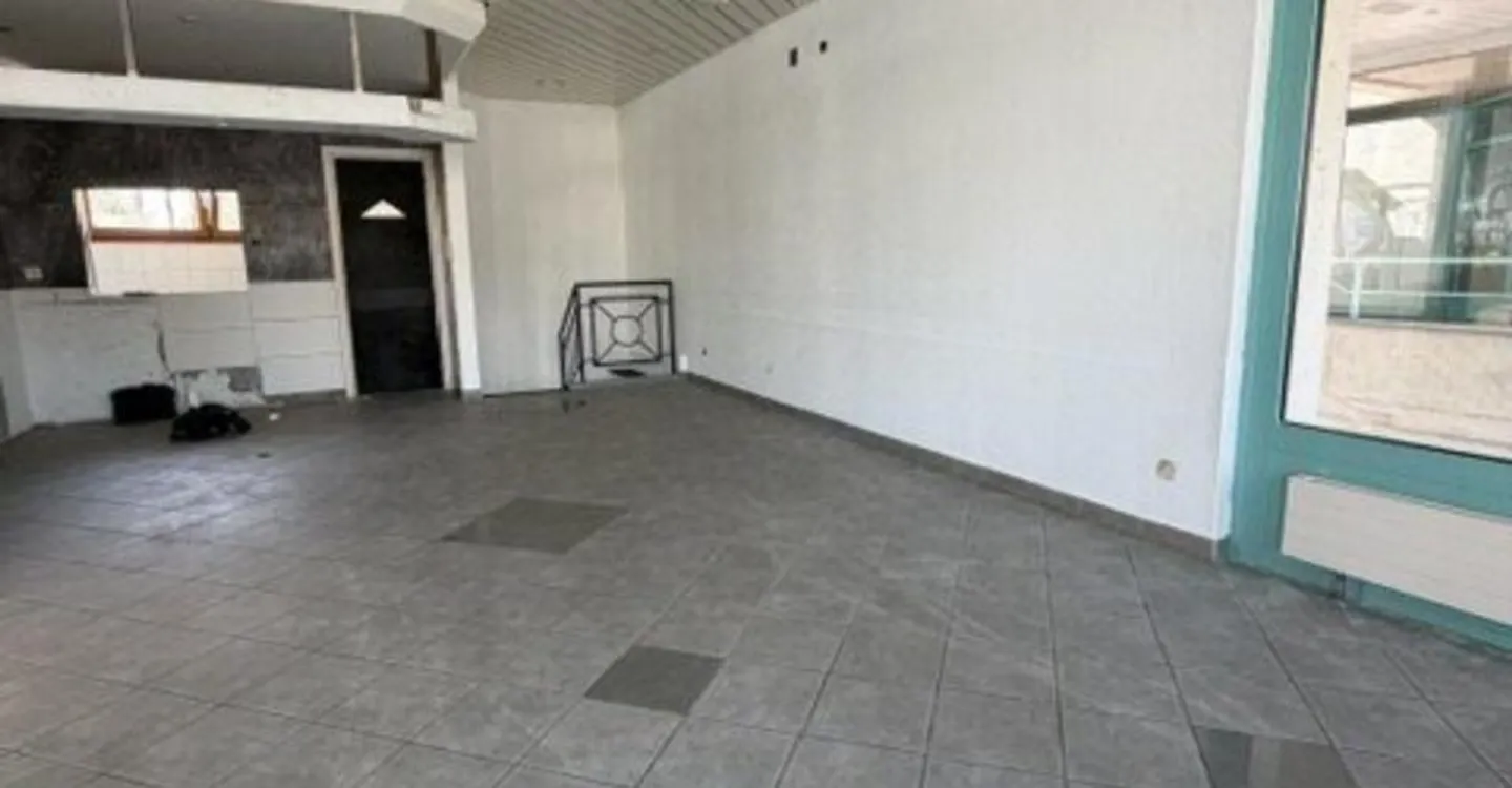 Commercial space of ~80 m² on the ground floor for sale in Bassecourt - Photo 4 of 10