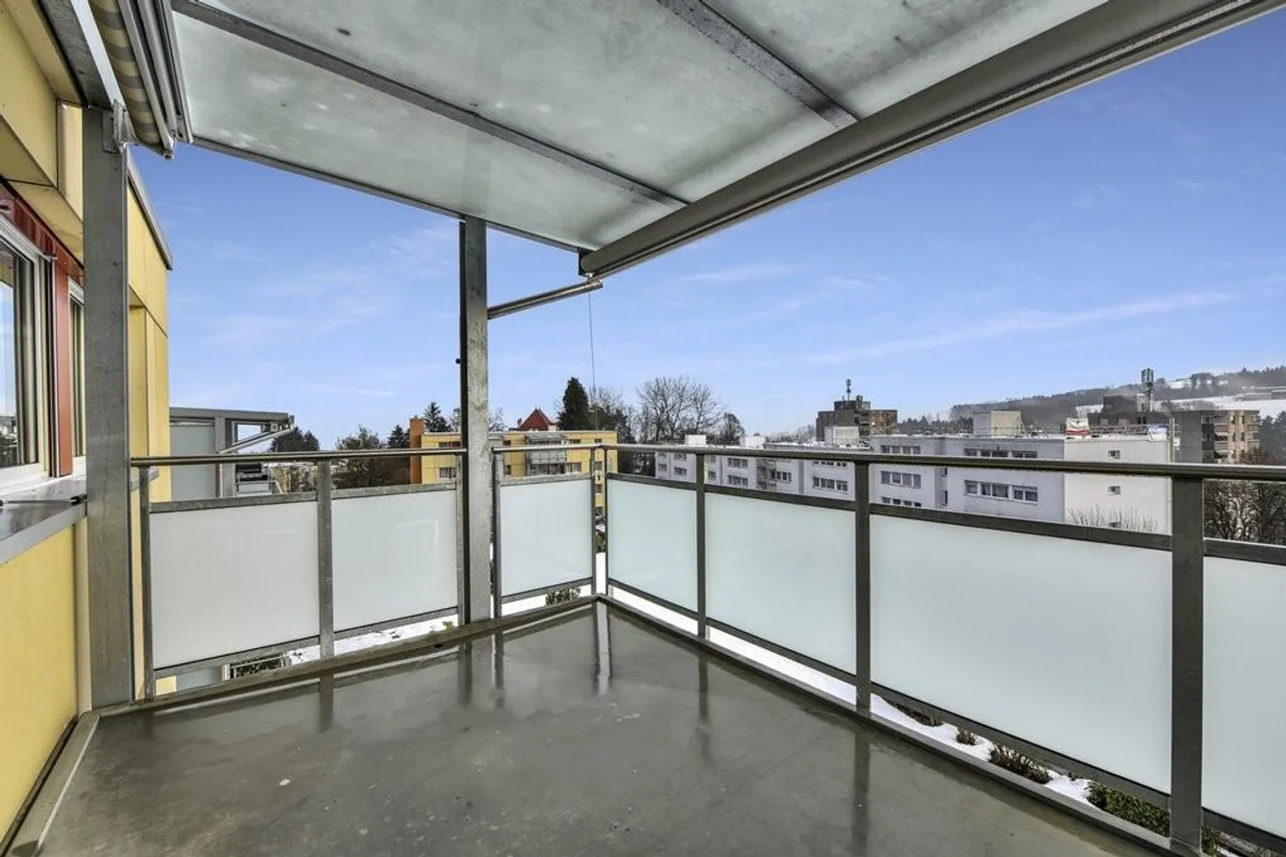 Vivre dans un endroit calme avec un grand balcon - Photo 6 sur 7