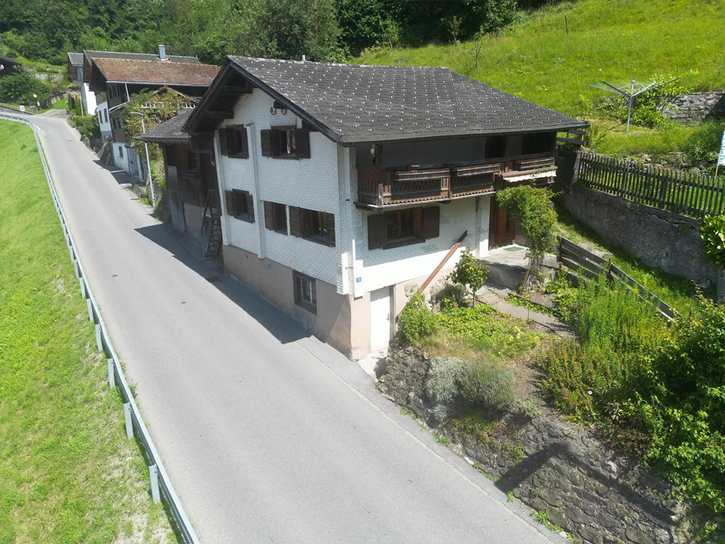 Charmante, ancienne maison individuelle de 4,5 pièces dans un emplacement central à Schiers - Photo 2 sur 15