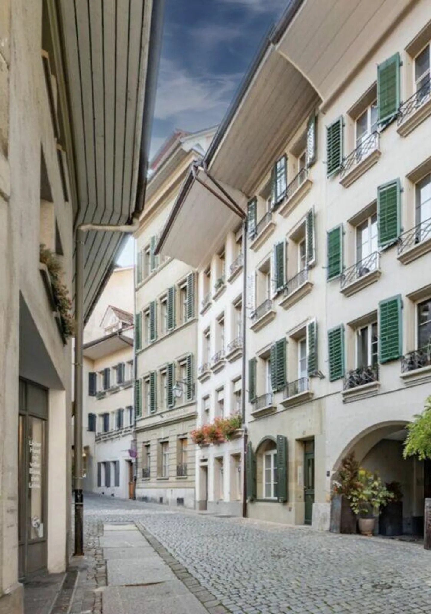 Stunning Gallery Apartment with Studio - Photo 1 of 30