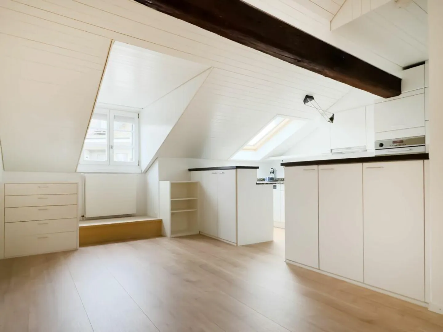 Stunning Gallery Apartment with Studio - Photo 5 of 30