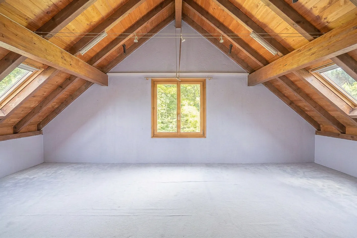 Geräumiges Familienhaus - eine Immobilie mit großem Renovierungspotenzial - Foto 4 von 6