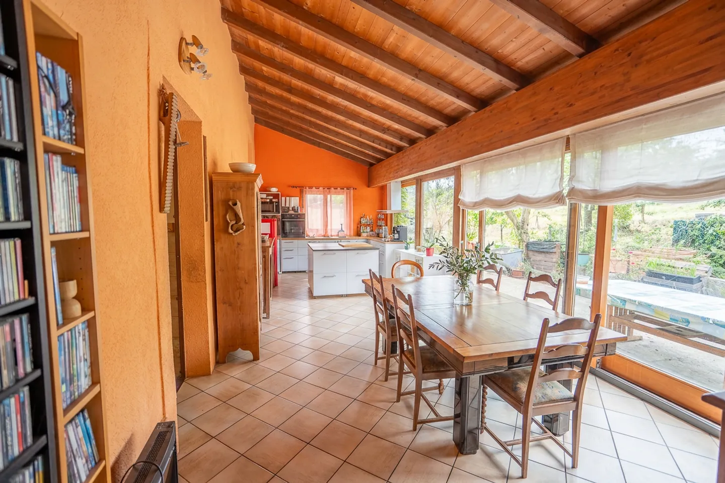 Geräumiges Familienhaus - eine Immobilie mit großem Renovierungspotenzial - Foto 3 von 6