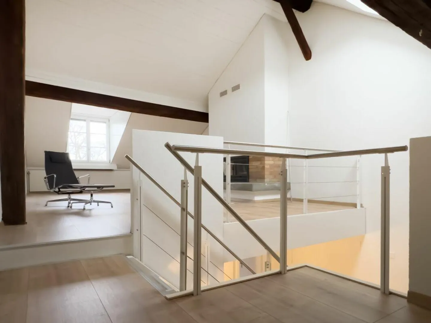 Stunning Gallery Apartment with Studio - Photo 16 of 30