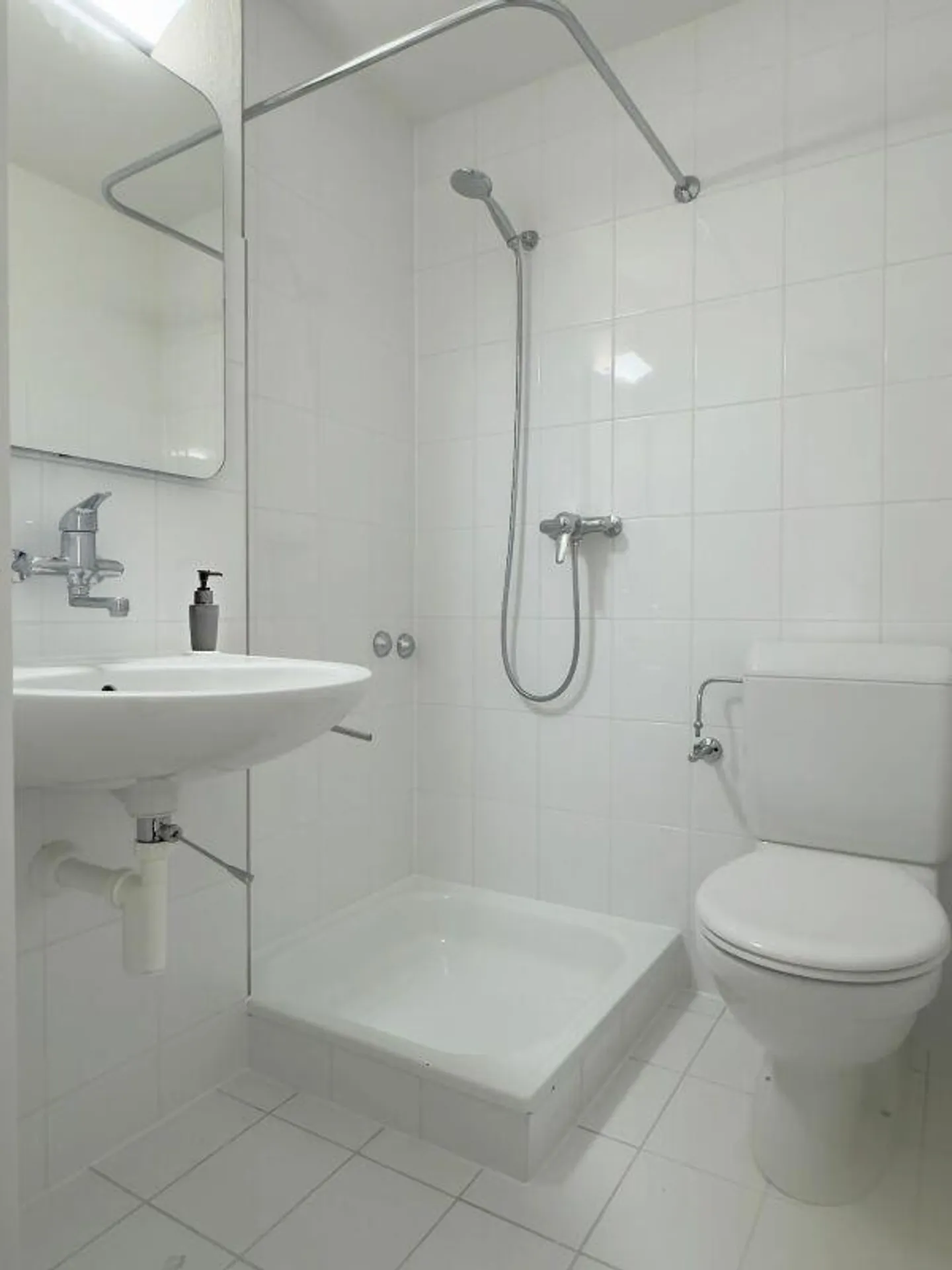 Stunning Gallery Apartment with Studio - Photo 23 of 30