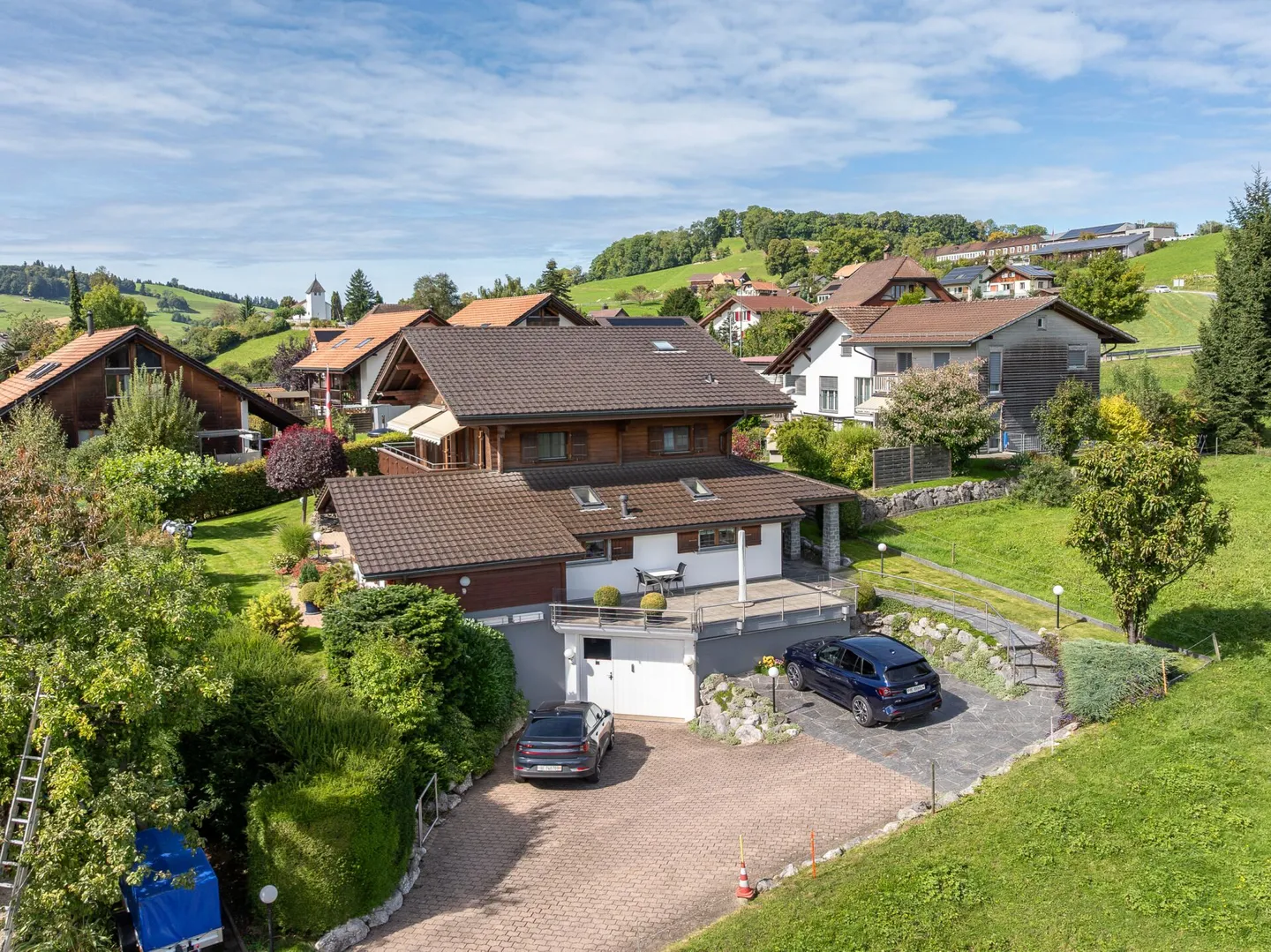 Villa im Chalet-Stil mit Pool & Sicht auf die Berner Alpenkette in Riggisberg - Foto 4 von 18