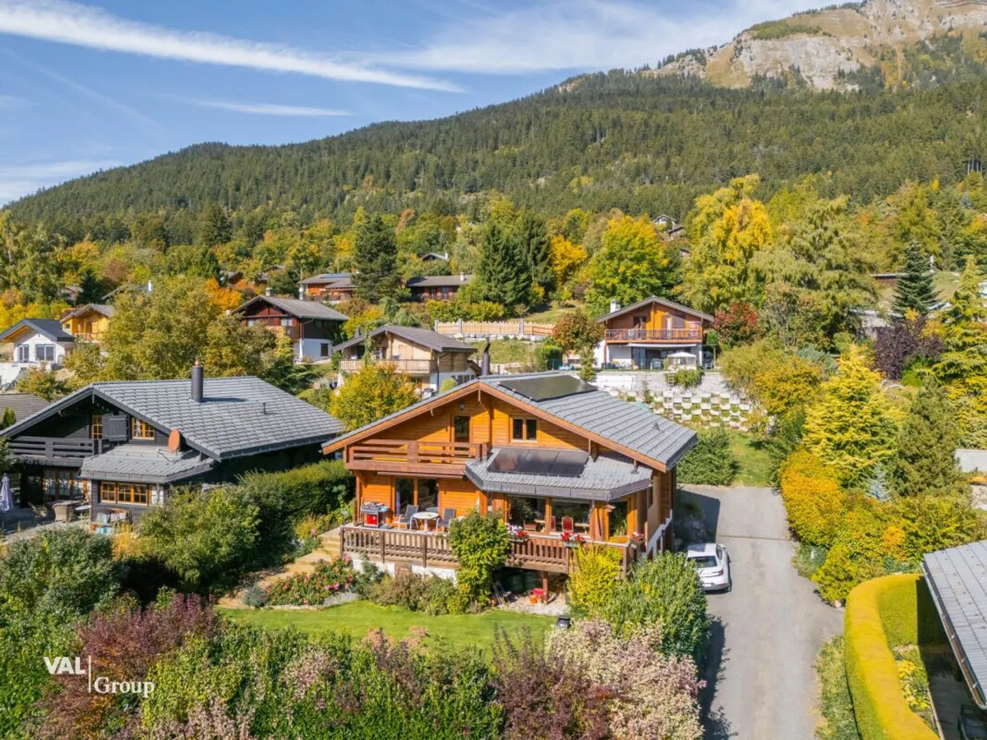 Chalet magnifico a Binii - Foto 1 di 24