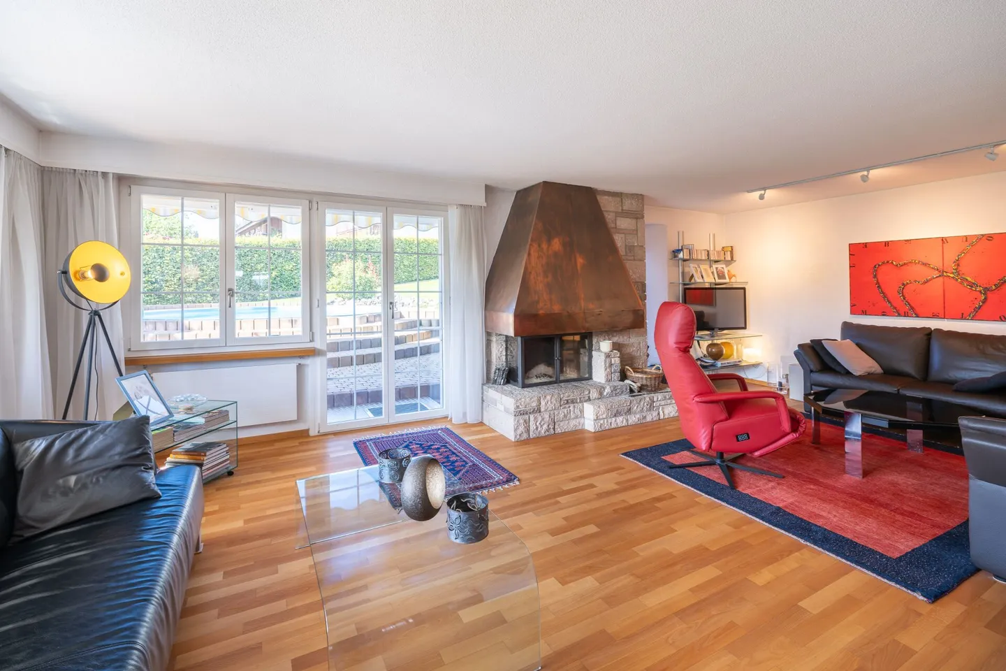 Villa im Chalet-Stil mit Pool & Sicht auf die Berner Alpenkette in Riggisberg - Foto 6 von 18