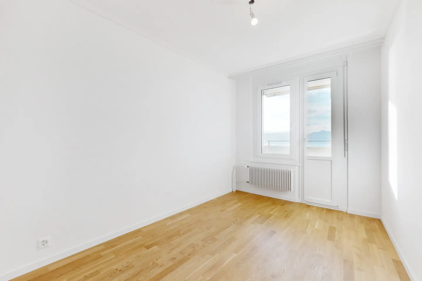 Apartment for rent - Photo 2 of 3
