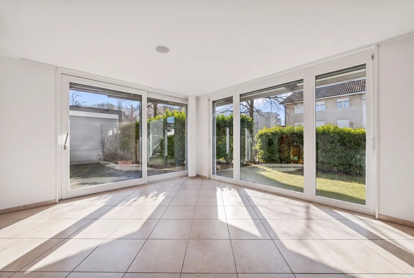 Attractive 4.5-room ground floor apartment with plenty of daylight - Photo 4 of 13