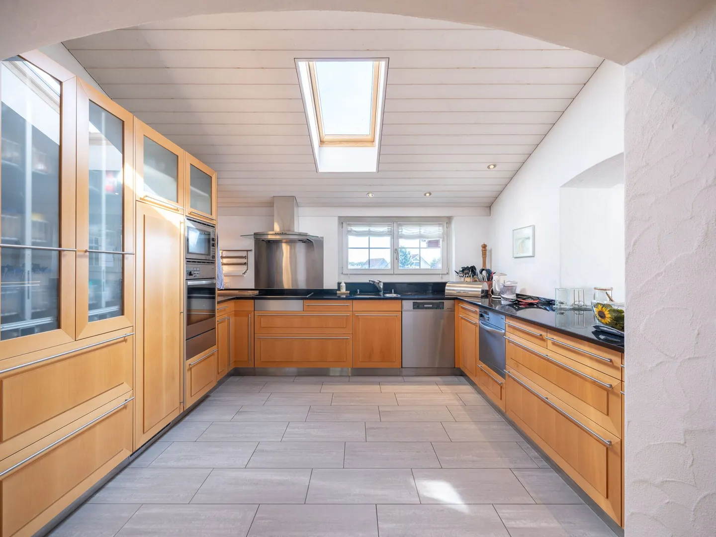 Villa im Chalet-Stil mit Pool & Sicht auf die Berner Alpenkette in Riggisberg - Foto 8 von 18