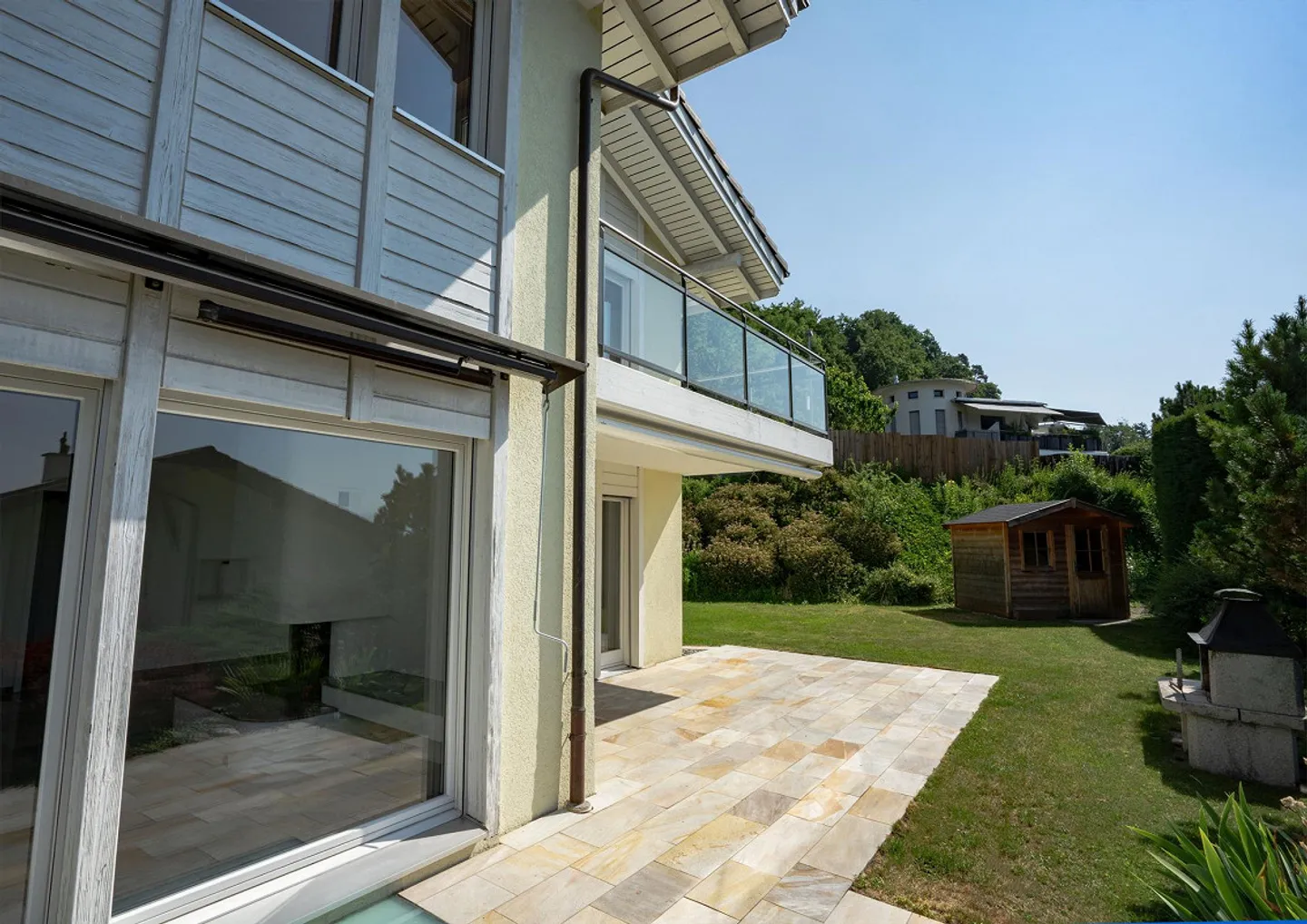 Grande casa unifamiliare ben curata con bella vista sul lago e sulle Alpi - Foto 6 di 17