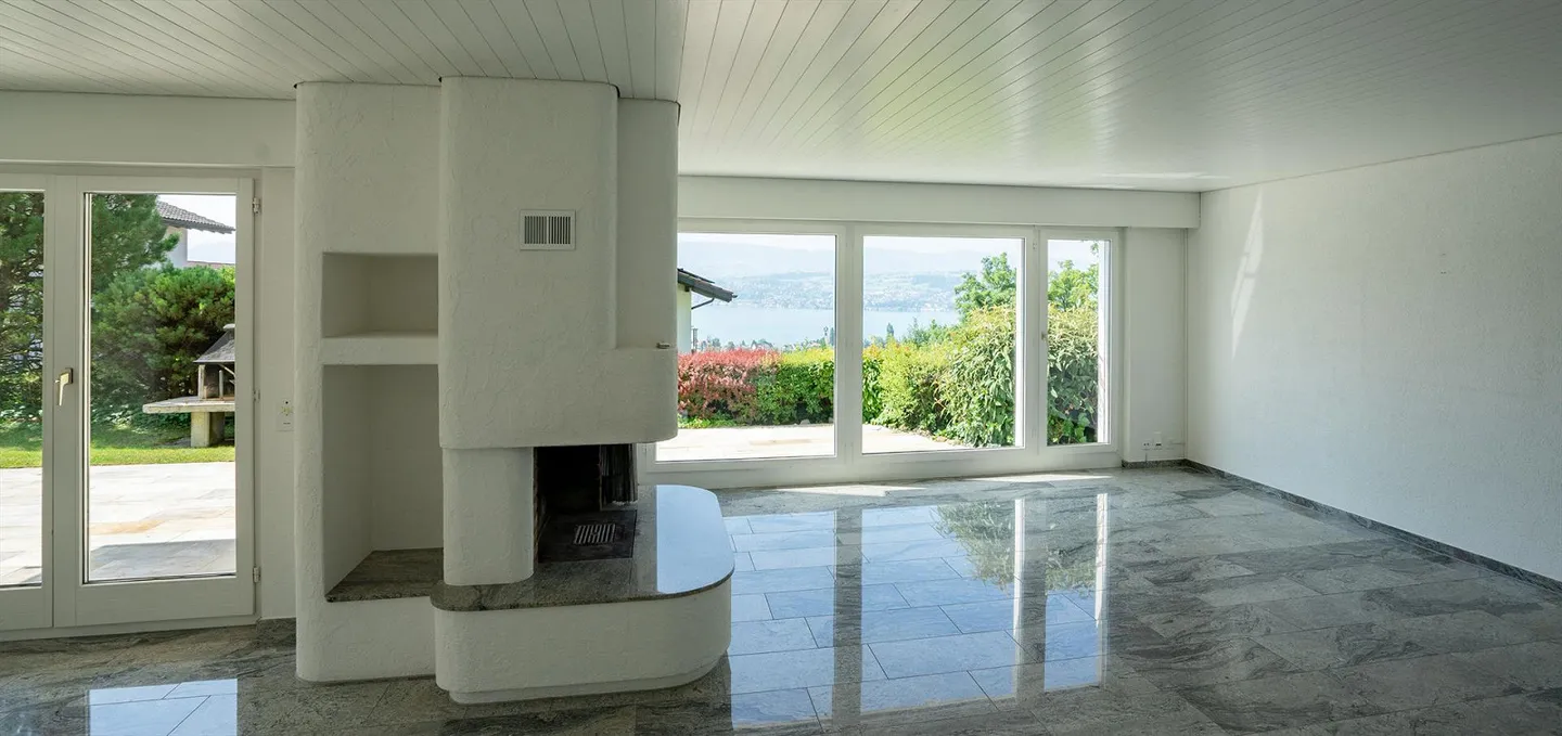 Grande casa unifamiliare ben curata con bella vista sul lago e sulle Alpi - Foto 8 di 17