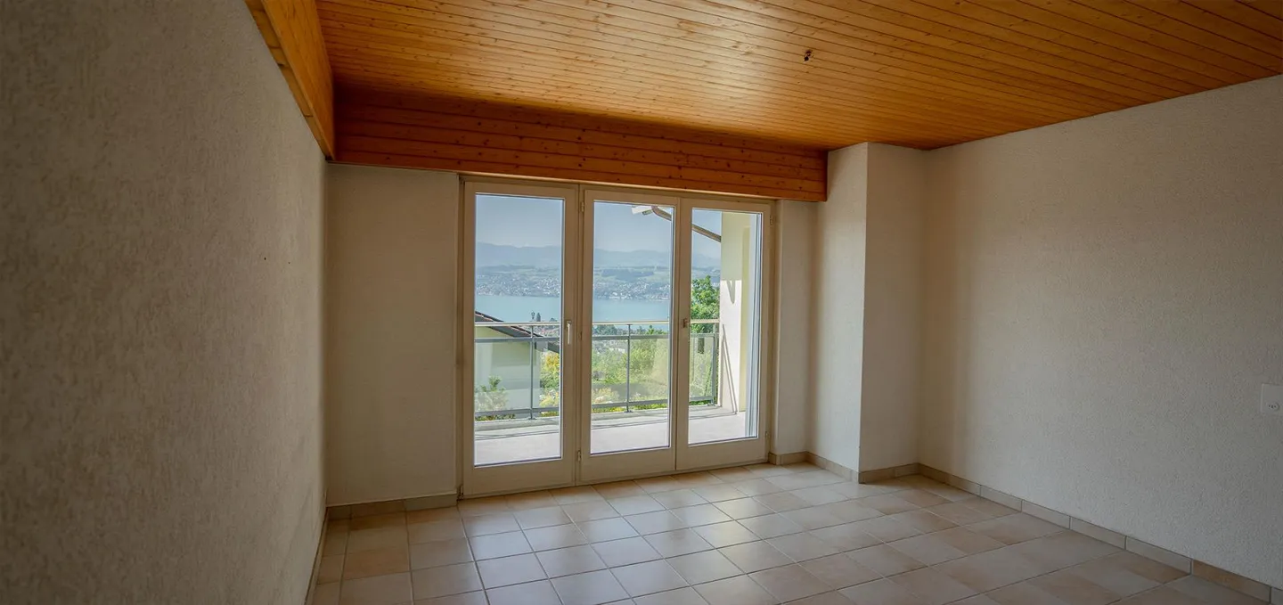Grande casa unifamiliare ben curata con bella vista sul lago e sulle Alpi - Foto 13 di 17
