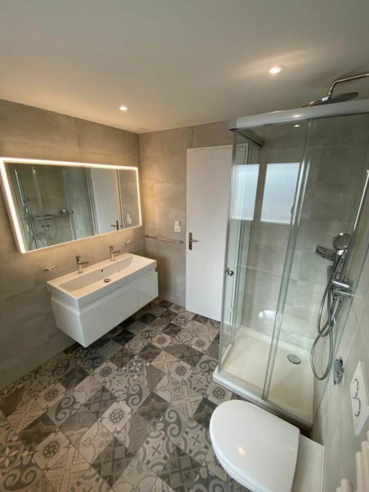 Appartamento attico di 3,5 stanze modernizzato al 3° piano - Foto 1 di 10