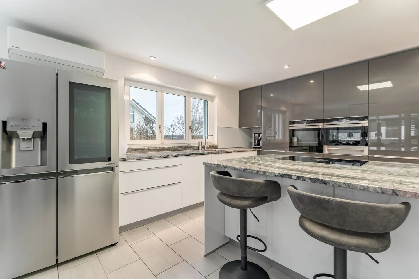 Modernes Einfamilienhaus mit Jacuzzi, Garage & tiefen Nebenkosten - Foto 2 von 14