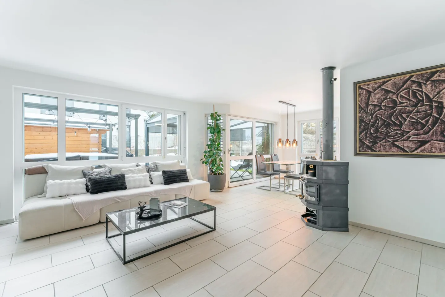 Modernes Einfamilienhaus mit Jacuzzi, Garage & tiefen Nebenkosten - Foto 4 von 14