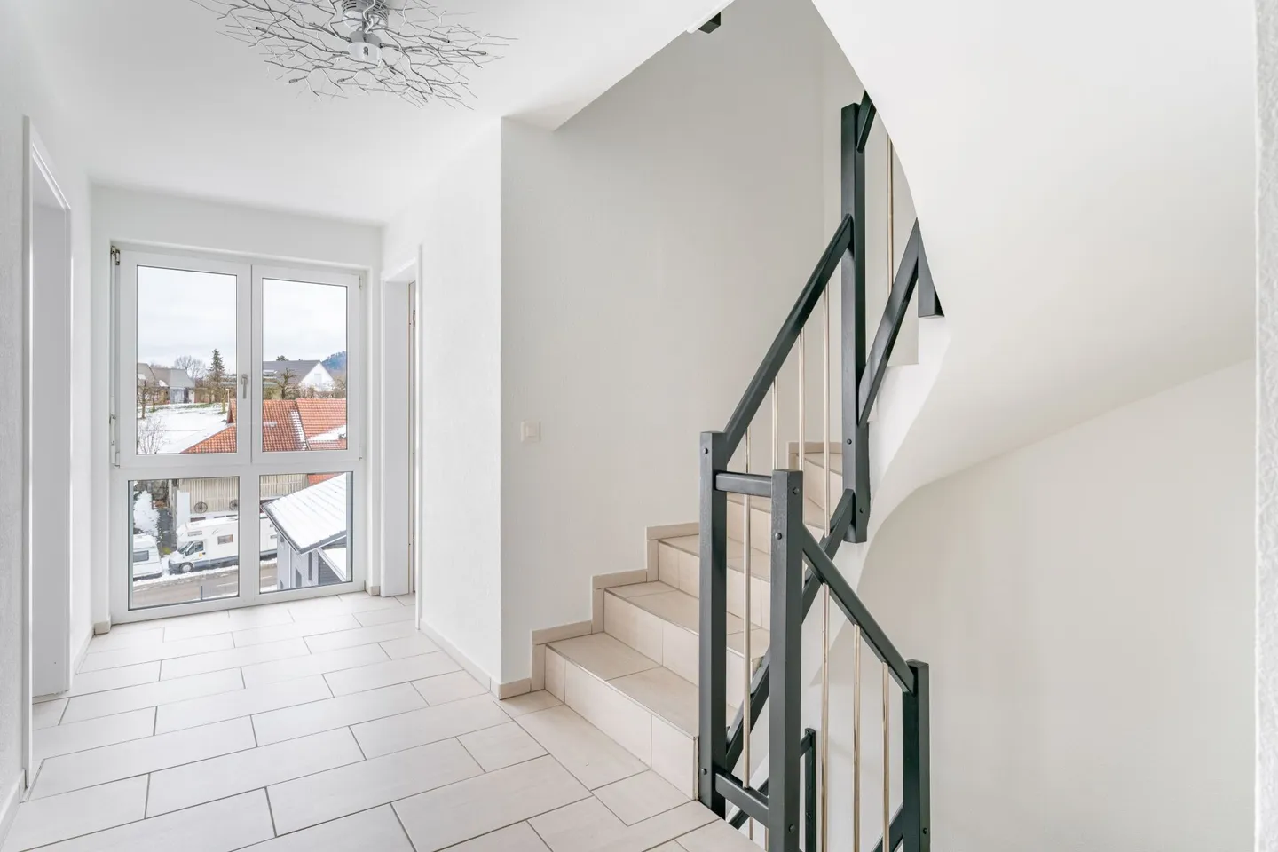 Modernes Einfamilienhaus mit Jacuzzi, Garage & tiefen Nebenkosten - Foto 5 von 14