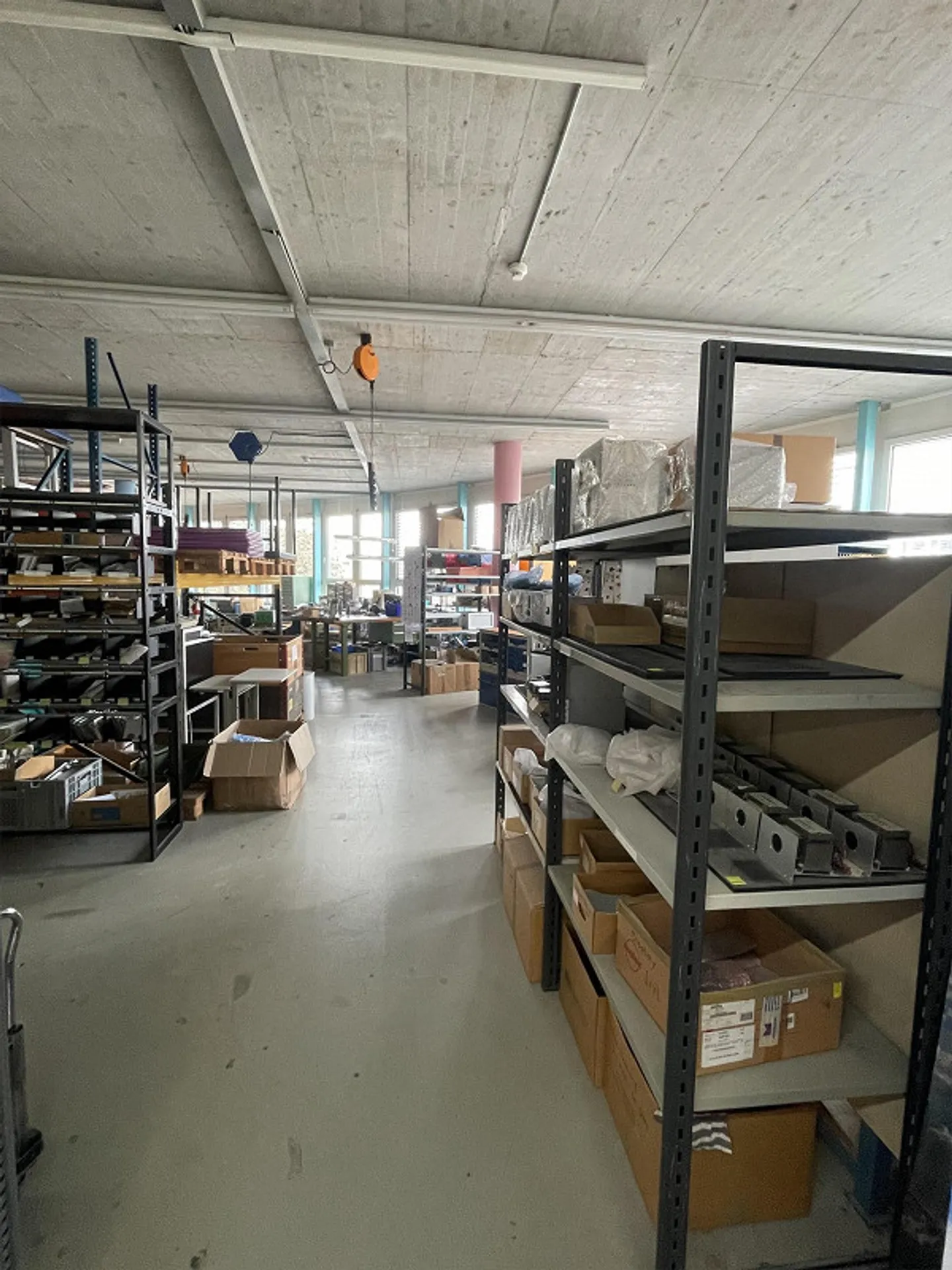 Espace commercial avec des connexions idéales – 996 m² dans le bâtiment commercial Ried - Photo 10 sur 22