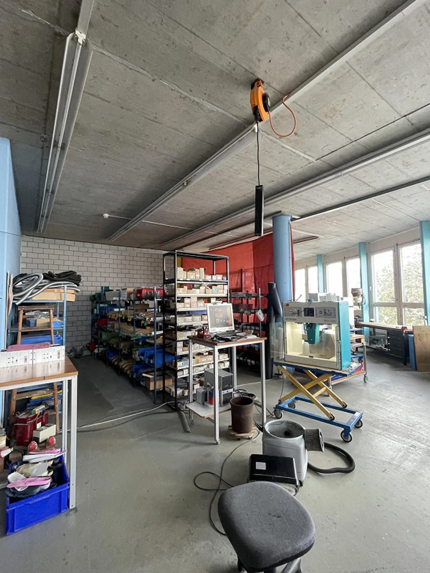 Espace commercial avec des connexions idéales – 996 m² dans le bâtiment commercial Ried - Photo 14 sur 22