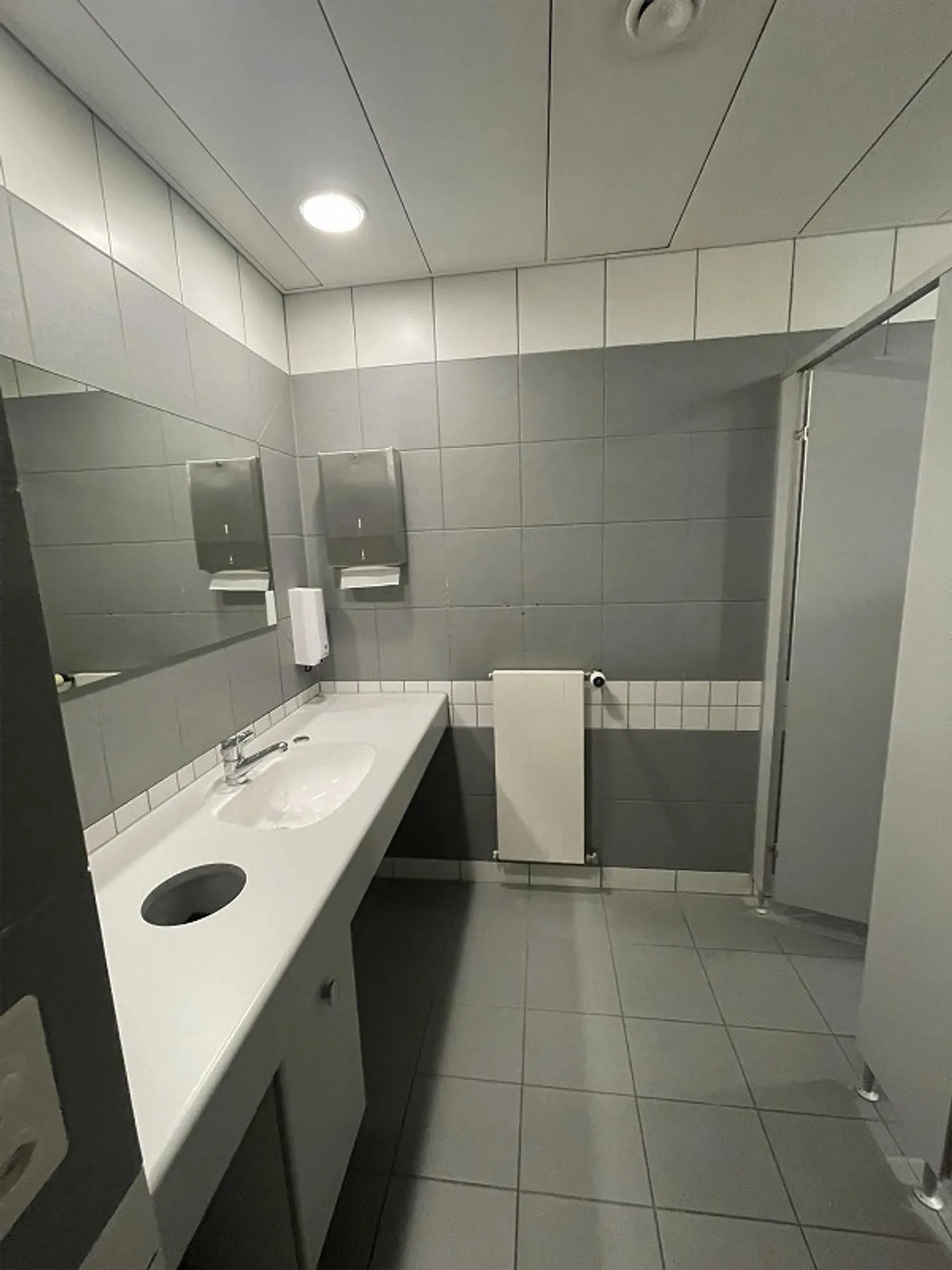 Espace commercial avec des connexions idéales – 996 m² dans le bâtiment commercial Ried - Photo 19 sur 22