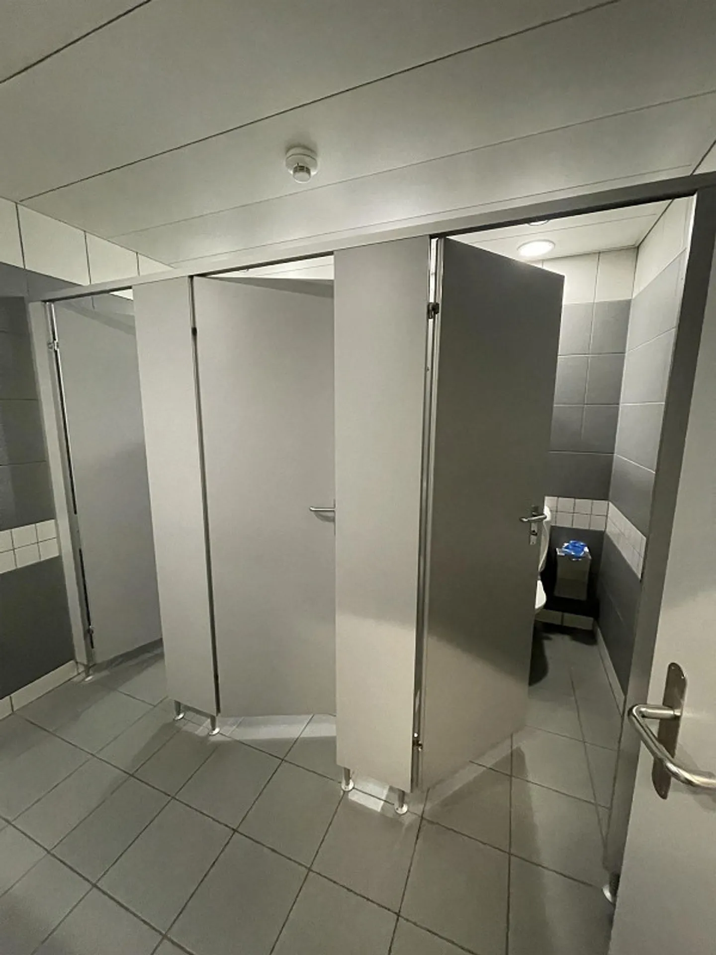 Espace commercial avec des connexions idéales – 996 m² dans le bâtiment commercial Ried - Photo 20 sur 22