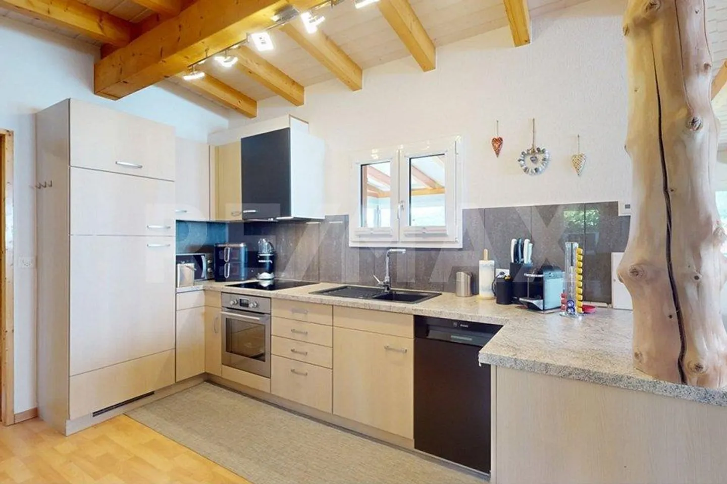 Un vero chalet gioiello con charme, calore e un'area esterna da sogno - Foto 4 di 13