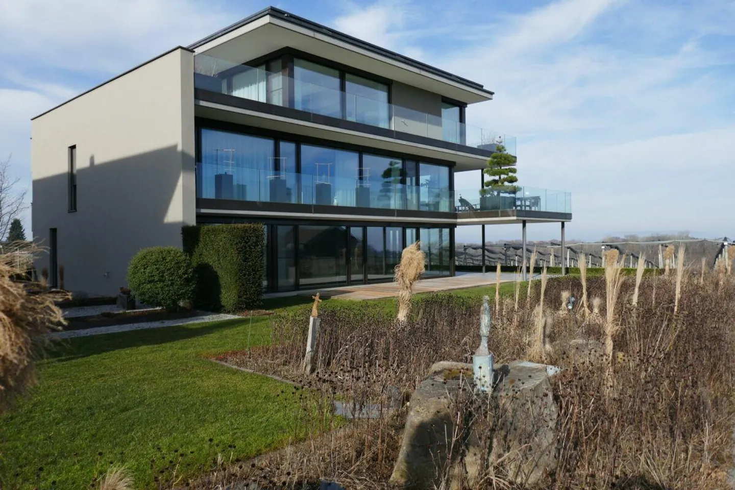 Appartement de location lumineux et spacieux de 4,5 pièces avec aménagement moderne et ... - Photo 1 sur 12