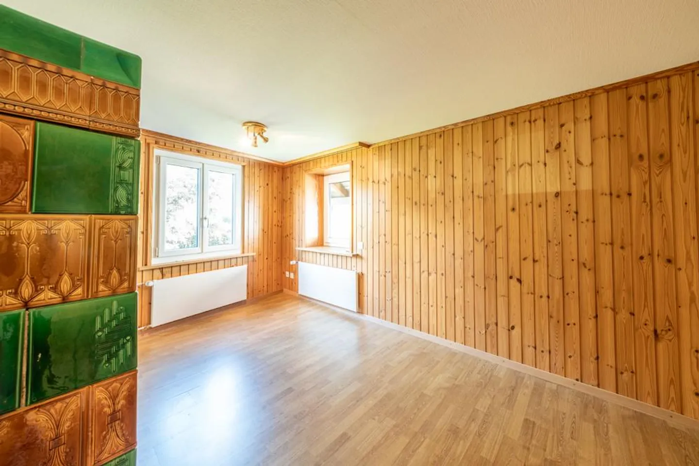 Charming Family House with Barn - Photo 9 of 14