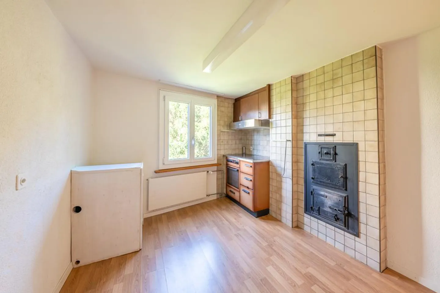 Charming Family House with Barn - Photo 11 of 14