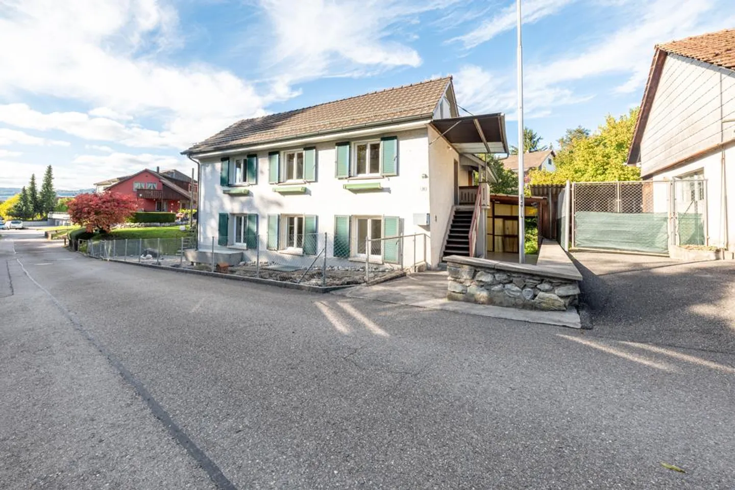 Charming Family House with Barn - Photo 12 of 14