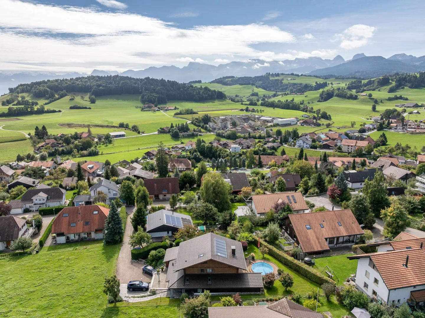 Villa im Chalet-Stil mit Pool & Sicht auf die Berner Alpenkette in Riggisberg - Foto 18 von 18