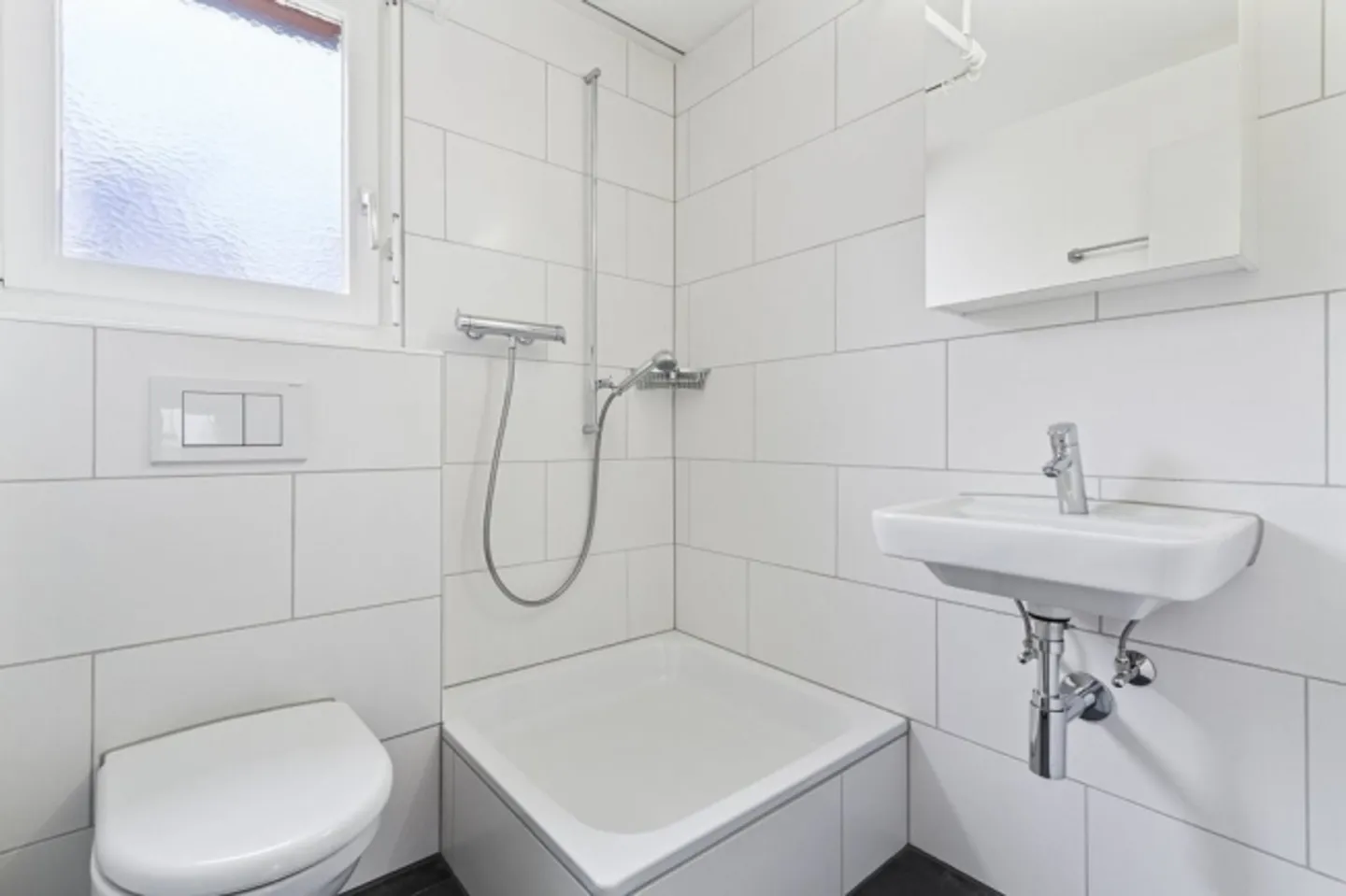 Sunny residential area in a child-friendly environment - Photo 6 of 12