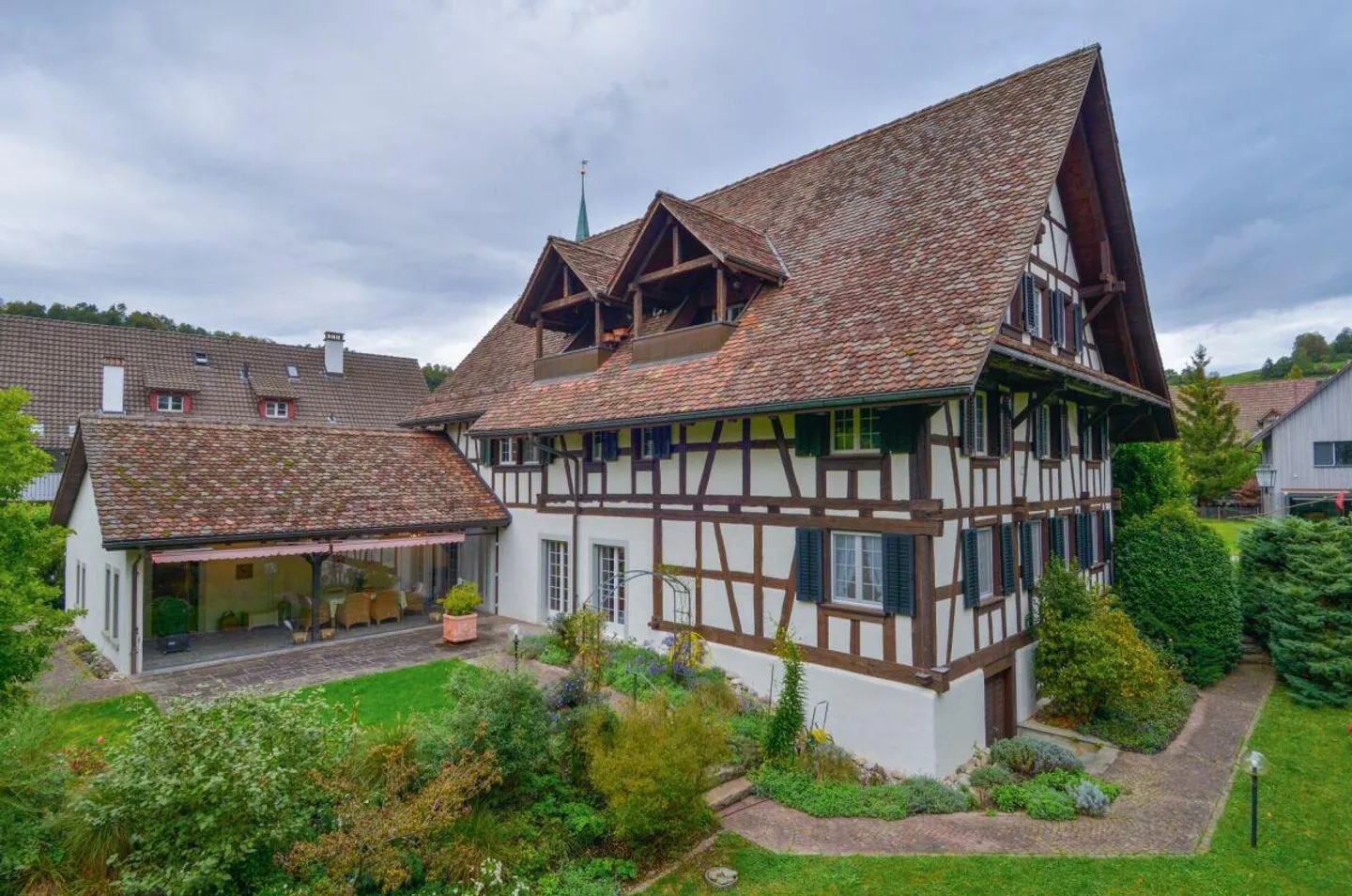 3½-Zimmer-Gartenwohnung der Extraklasse: Riegelhaus trifft auf topm... - Foto 4 von 18