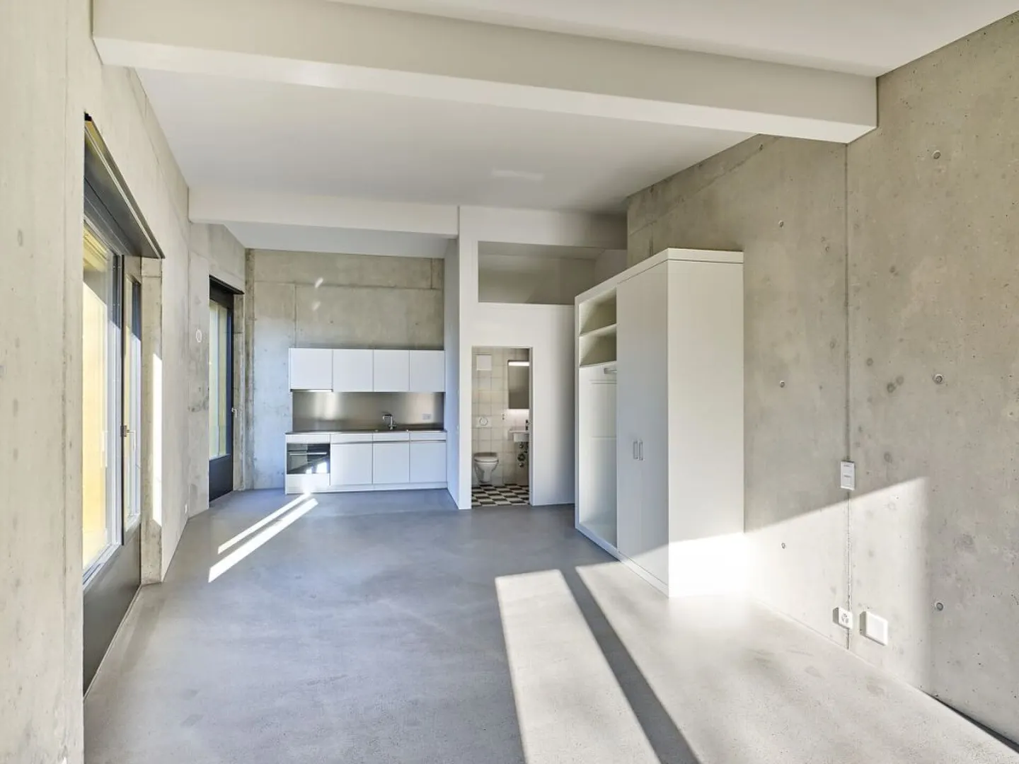 Appartamento Studio Moderno con Patio - Foto 2 di 6