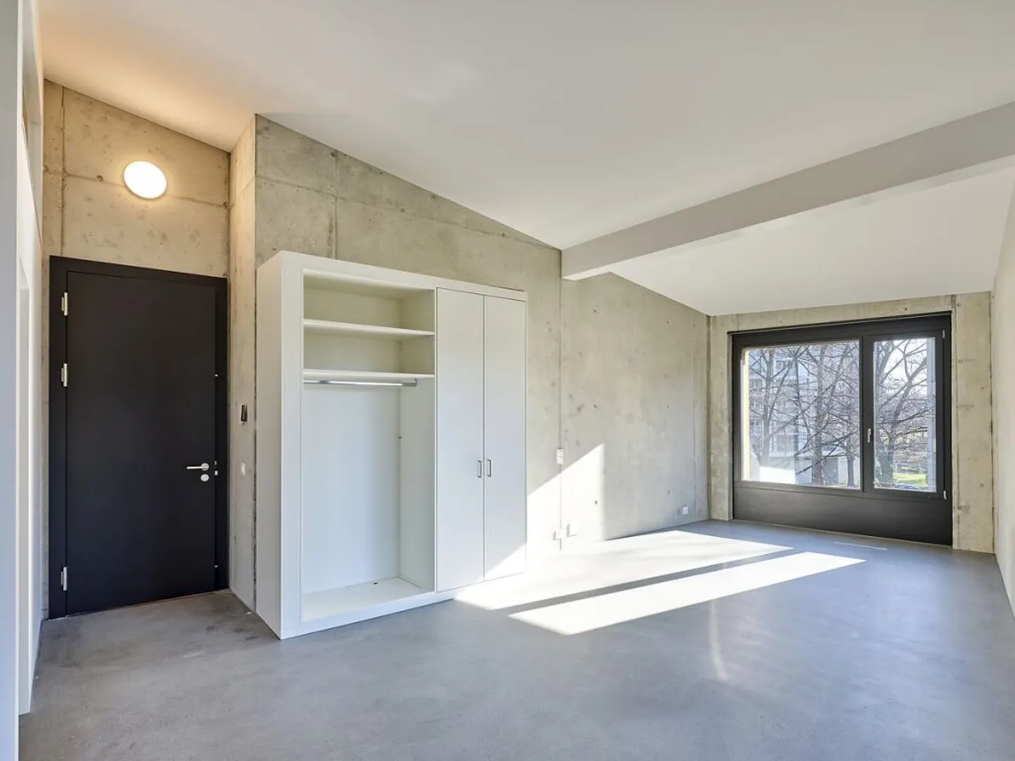 Appartamento Studio Moderno con Patio - Foto 3 di 6