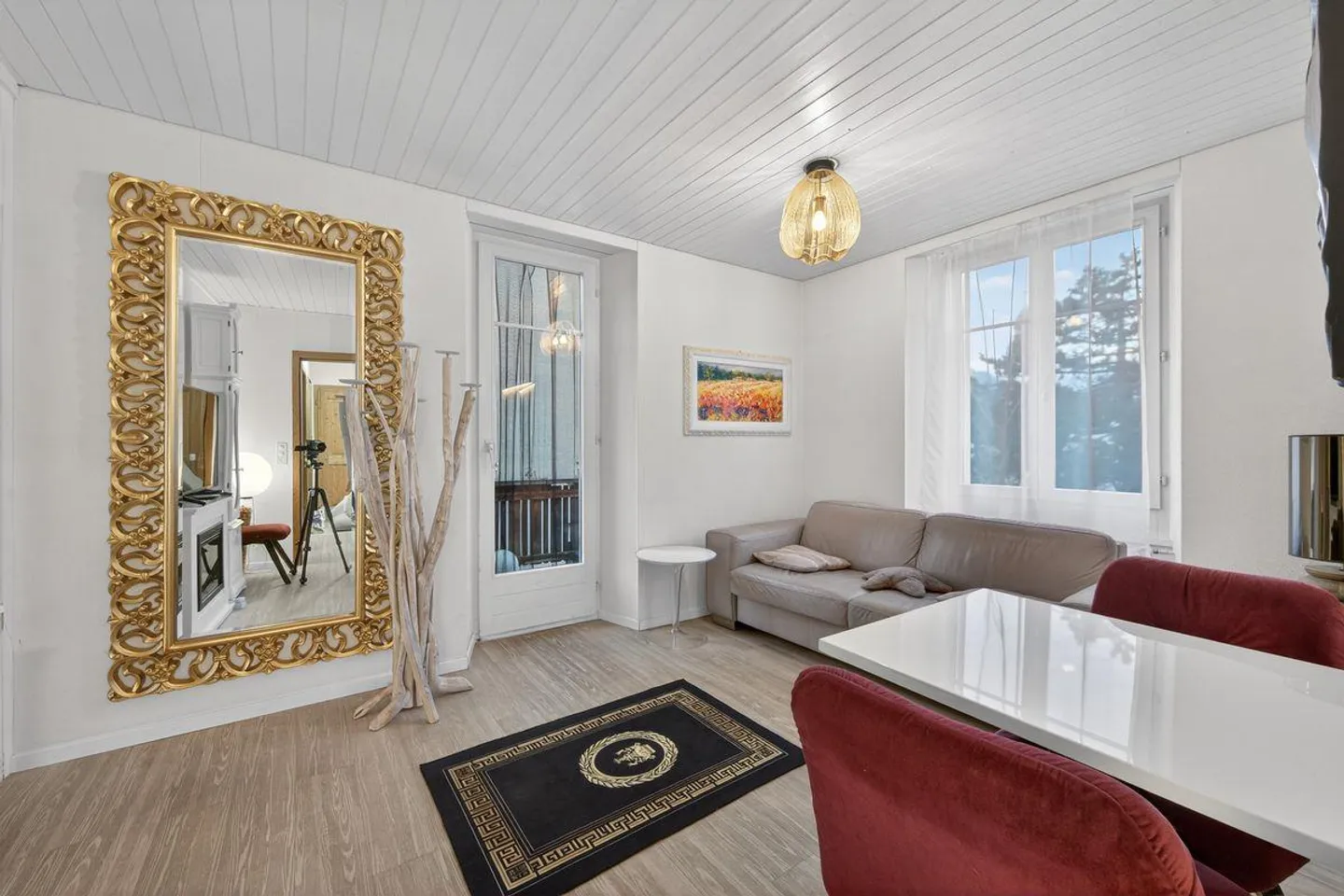 Propriété d'investissement près du lac avec une perspective d'avenir attrayante - Photo 3 sur 13