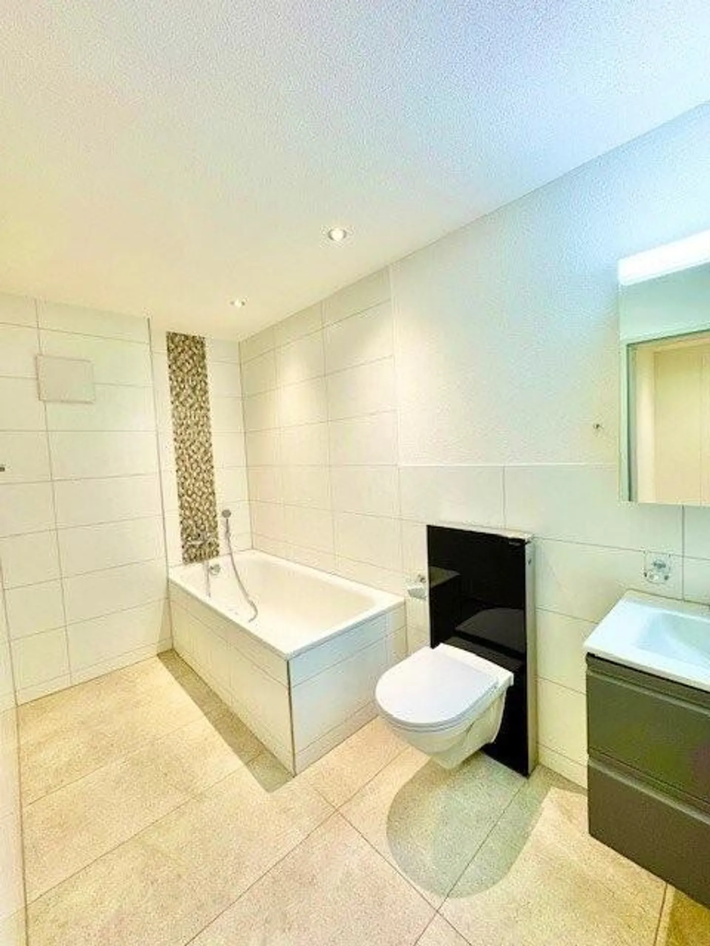 Appartamento moderno in una posizione tranquilla - Foto 3 di 10