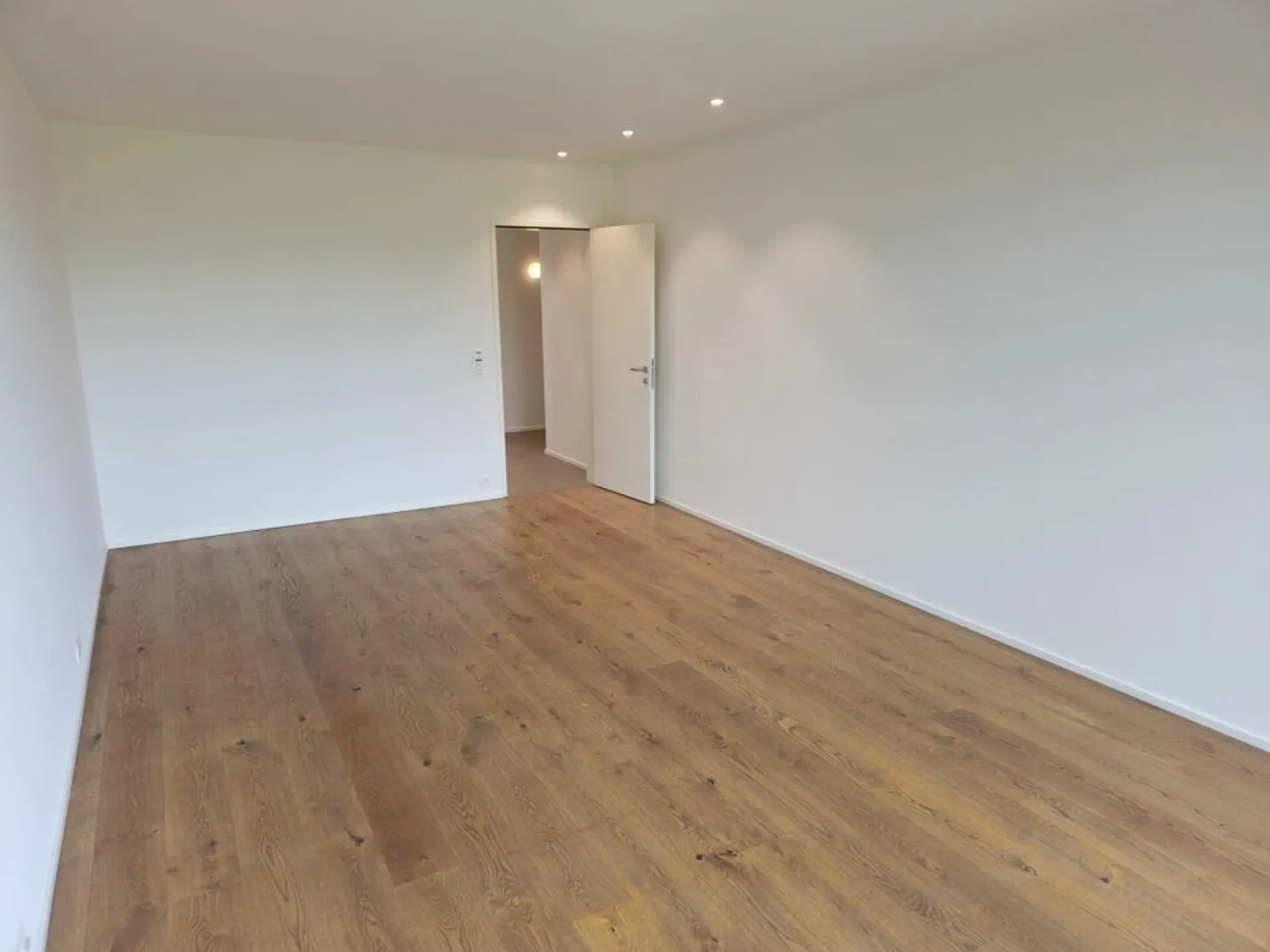 Appartement de location lumineux et spacieux de 4,5 pièces avec aménagement moderne et ... - Photo 6 sur 12