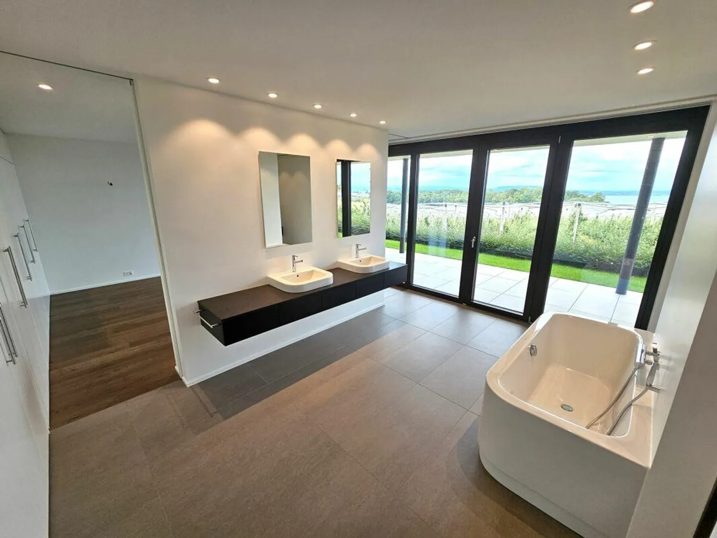 Appartement de location lumineux et spacieux de 4,5 pièces avec aménagement moderne et ... - Photo 7 sur 12