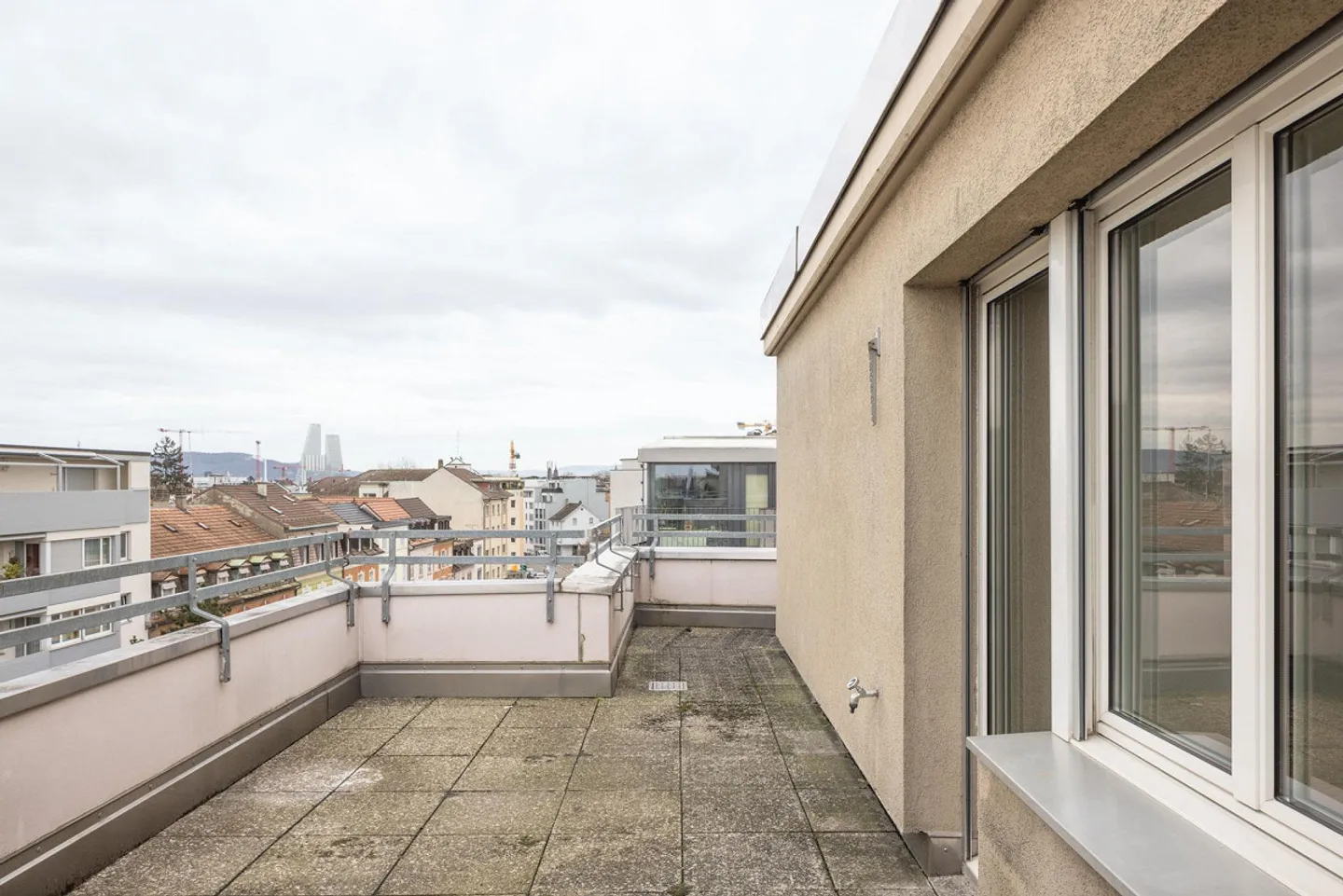 Appartamento attico 2 1/2 locali con grande terrazza - Foto 2 di 5