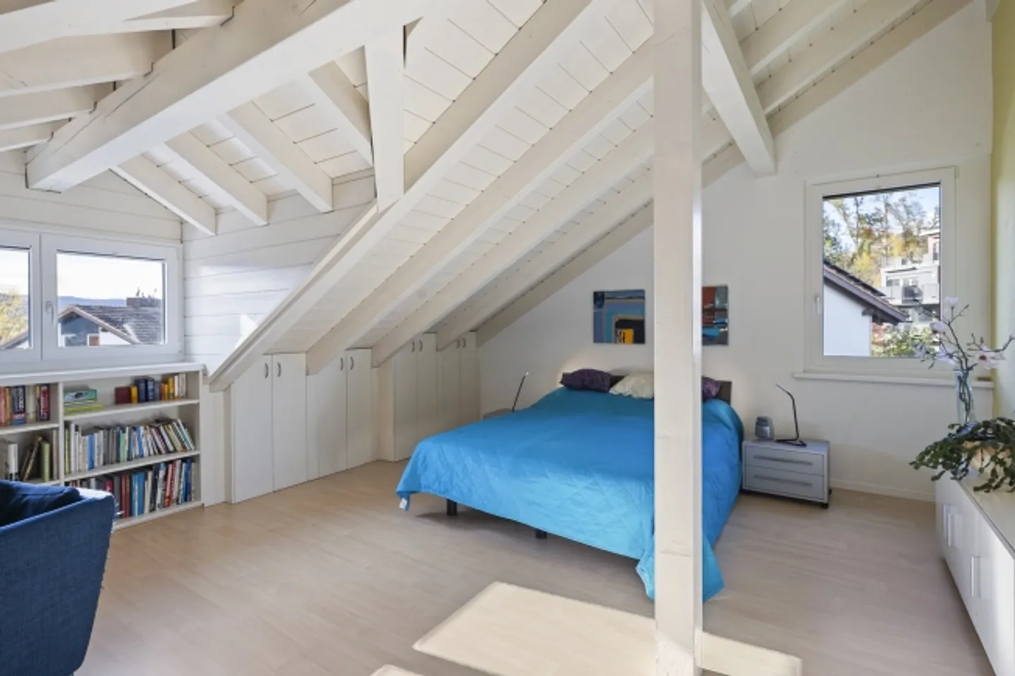 Oasis de vie bien entretenue avec beau jardin et de nombreux extras - Photo 4 sur 14