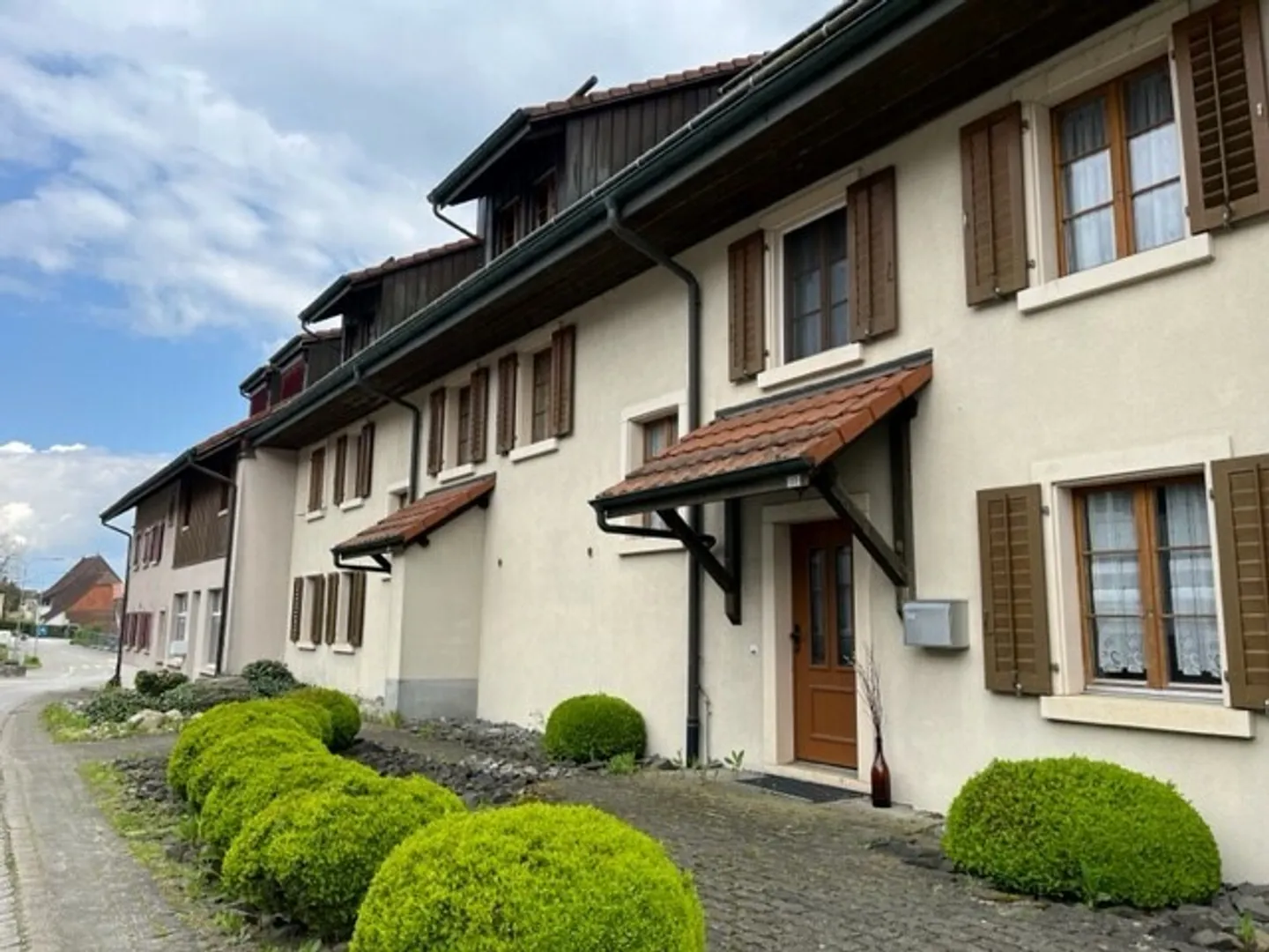 Affascinante appartamento maisonette di 3,5 stanze in affitto in campagna - Foto 1 di 12