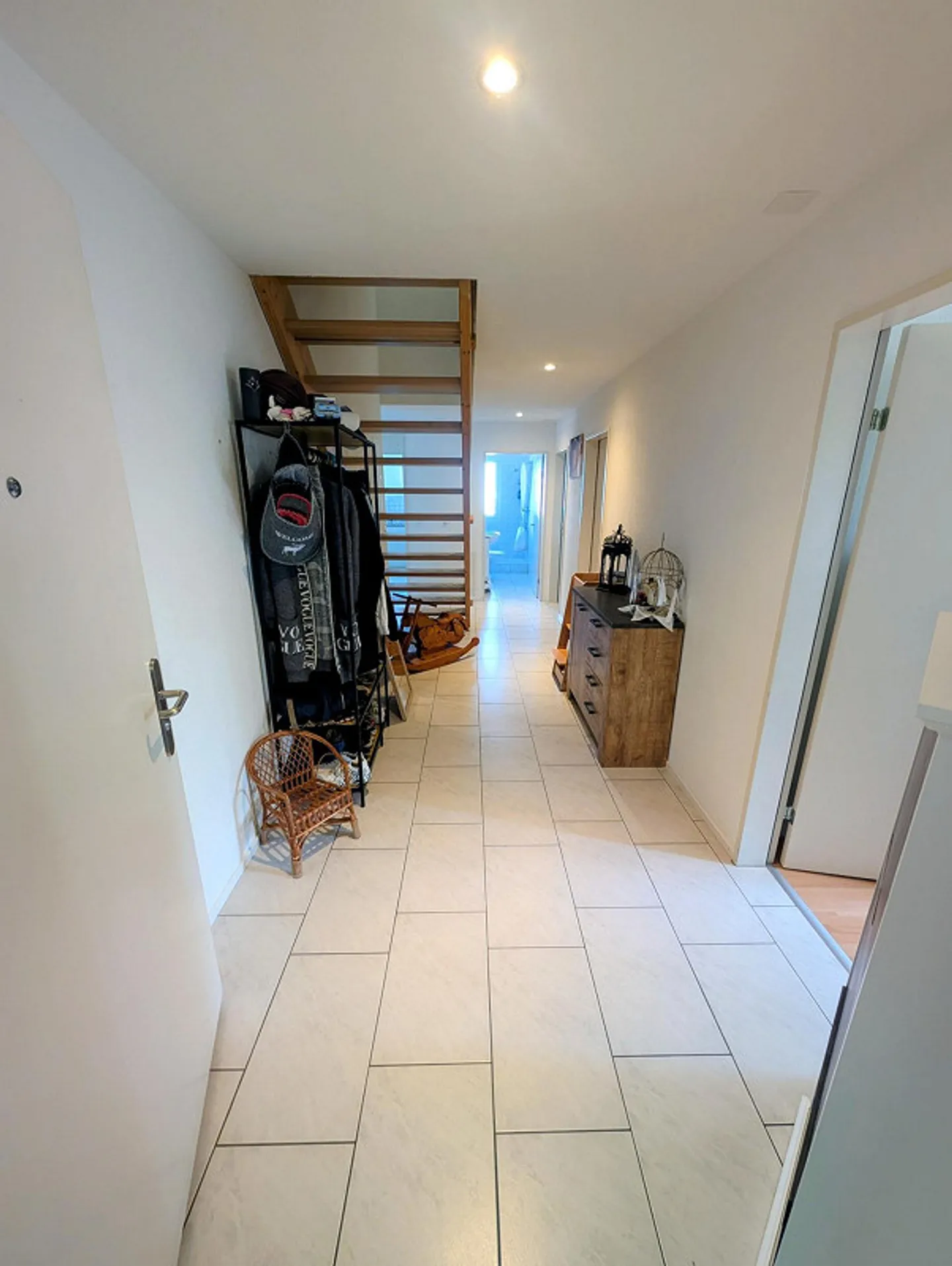 Incantevole appartamento maisonette con 5 stanze a Wahlen vicino a Laufen – Posizione tranquilla - Foto 8 di 18
