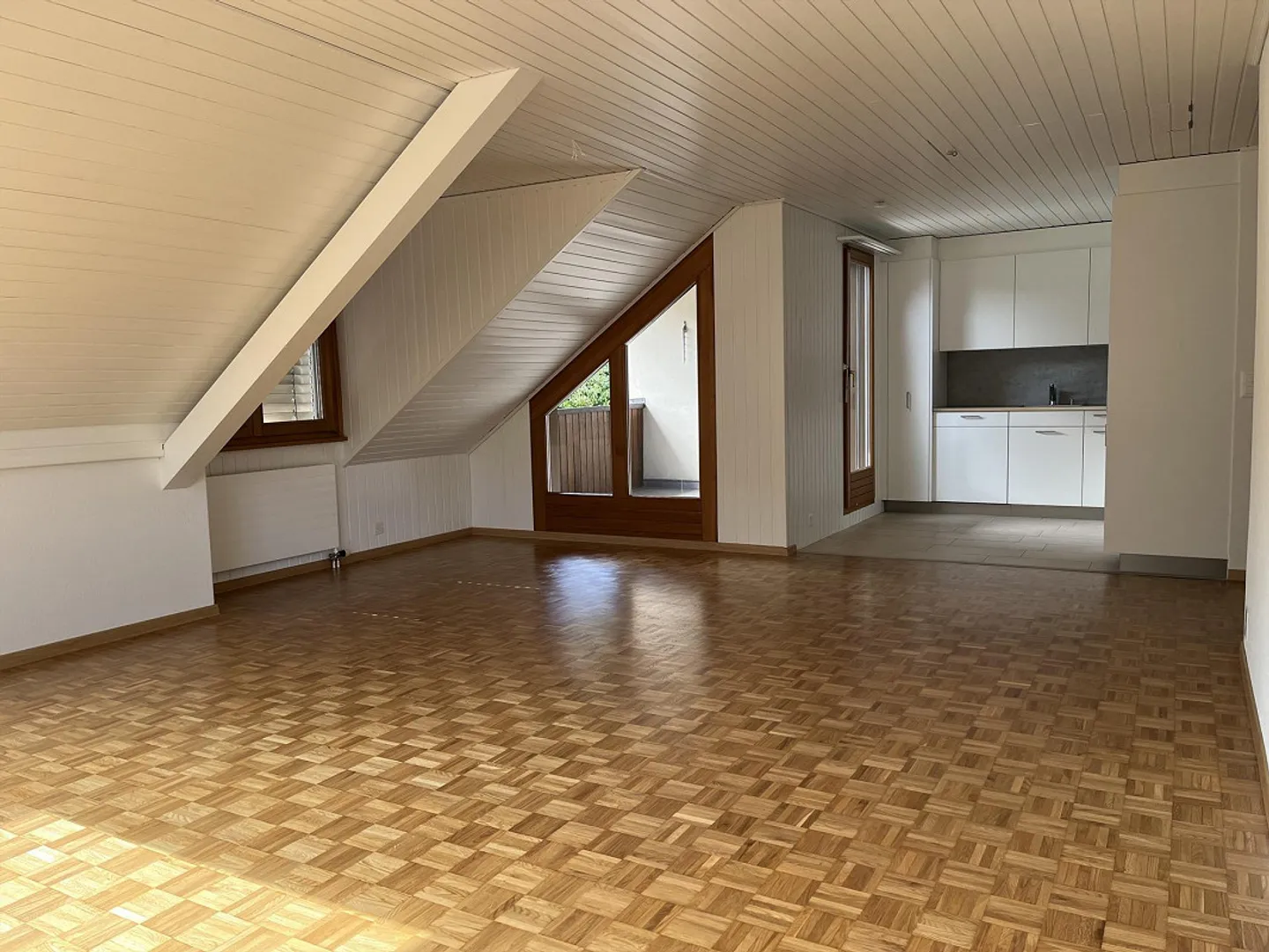 Appartement mansardé confortable de 3.5 pièces - Photo 3 sur 9