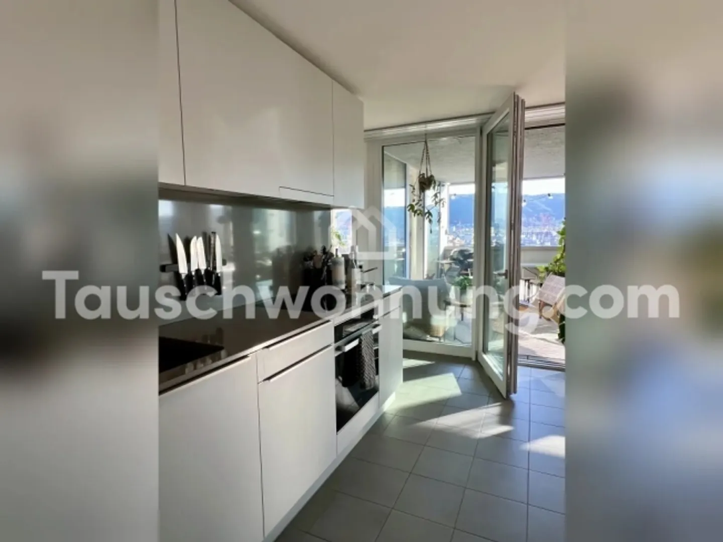 Light, Space, Plenty of Room – Living with Panoramic View - Photo 4 of 11