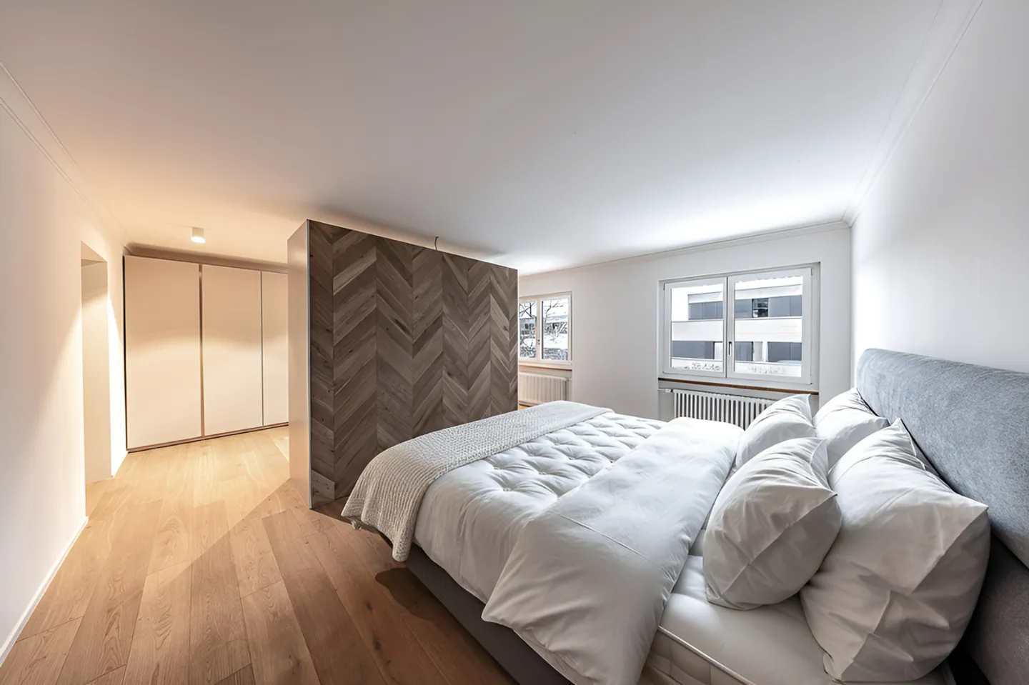 Bijou résidentiel exclusif avec style, élégance et piscine - Photo 8 sur 13